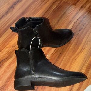 Universal Thread Black Ankle Boots